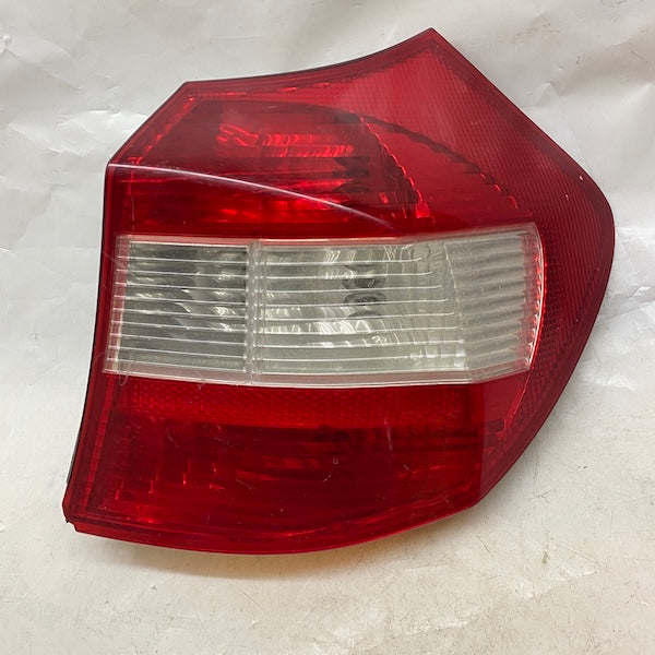 BMW 1 E87 Sağ Stop 04-07 Orijinal Çıkma En Uygun Oto Parça