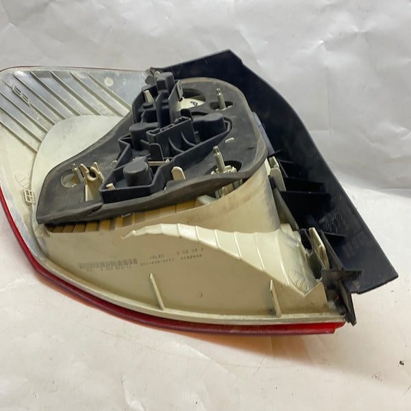 BMW 1 E87 Sağ Stop 04-07 Orijinal Çıkma En Uygun Oto Parça