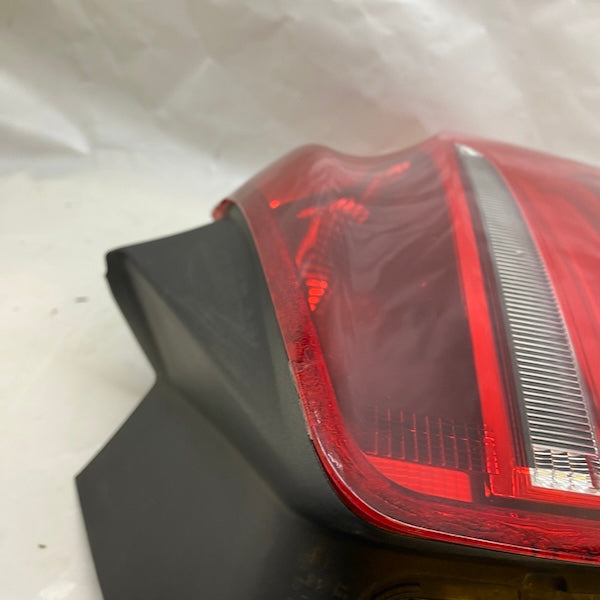 BMW 1 F20 Sağ Dış Stop 63217241542 12-15 En Uygun Oto Parça