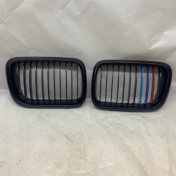 BMW 3 E36 Ön Panjur 51138195094/93 90-97 En Uygun Oto Parça