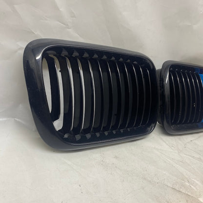 BMW 3 E36 Ön Panjur 51138195094/93 90-97 En Uygun Oto Parça