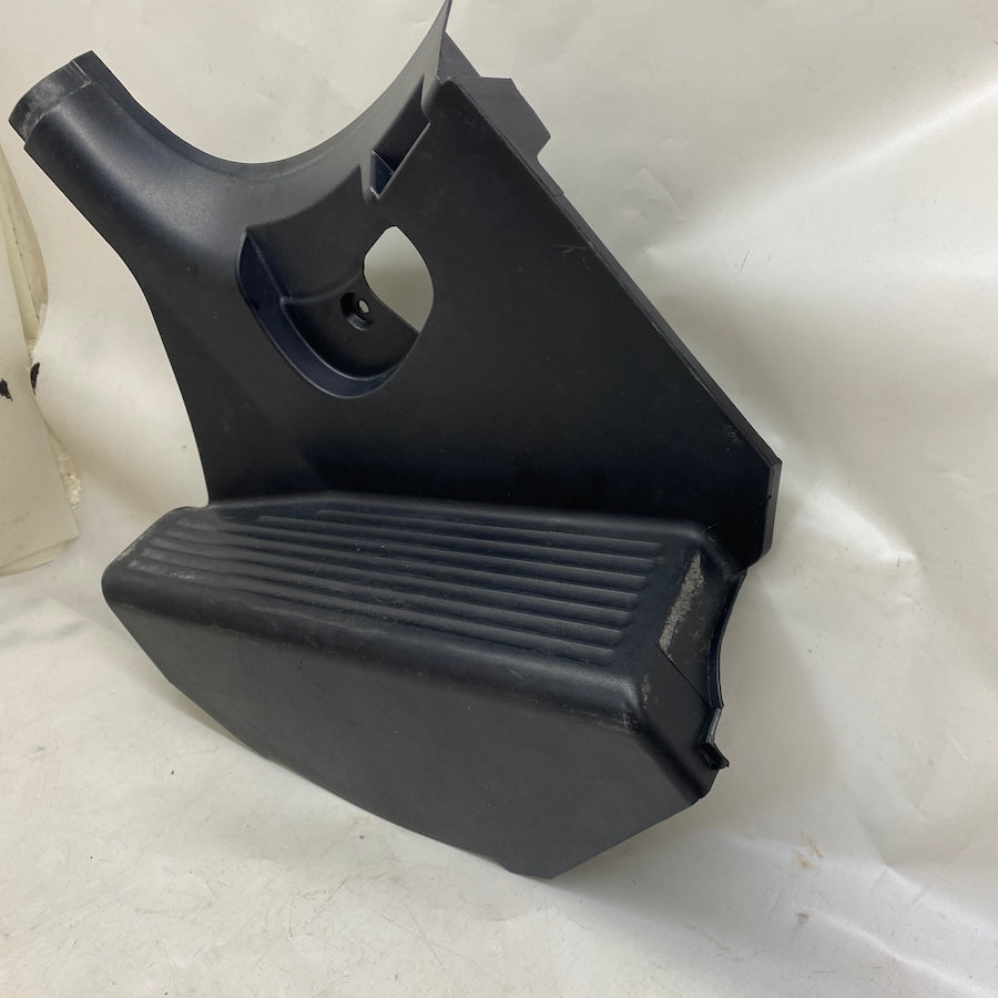 BMW E46 Coupe ayak dayama kaplaması – S1.438220009 kodlu OEM çıkma
