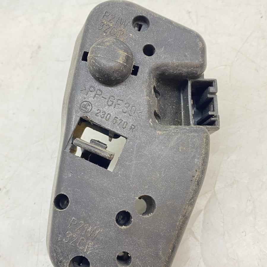 Orijinal çıkma BMW E46 duy, stop lambası bağlantı parçası
