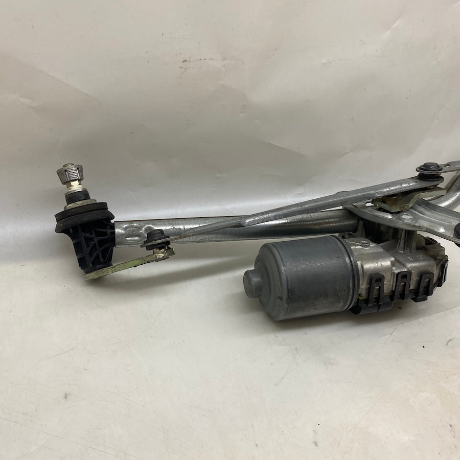 BMW 3 E46 Ön silecek motoru ve Mekanizması Orijinal 67636914577 Çıkma 2000-2006