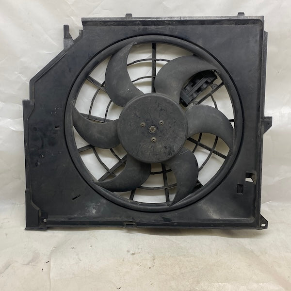 BMW 3 E46 Radyatör Fanı/Fan Davlumbazı Beyinli 17417503762 En Uygun Oto Parça
