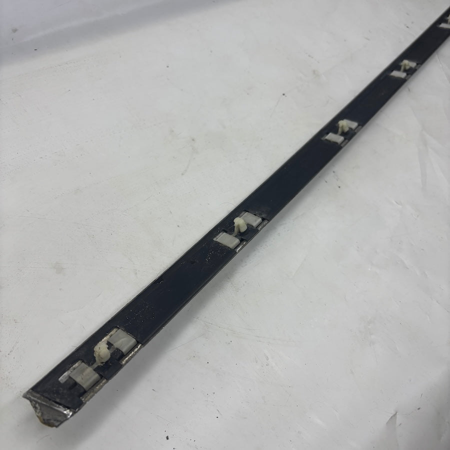BMW 3 E46 Sol Kapı Çıtası Chrome 8238877 - En Uygun Oto Parça