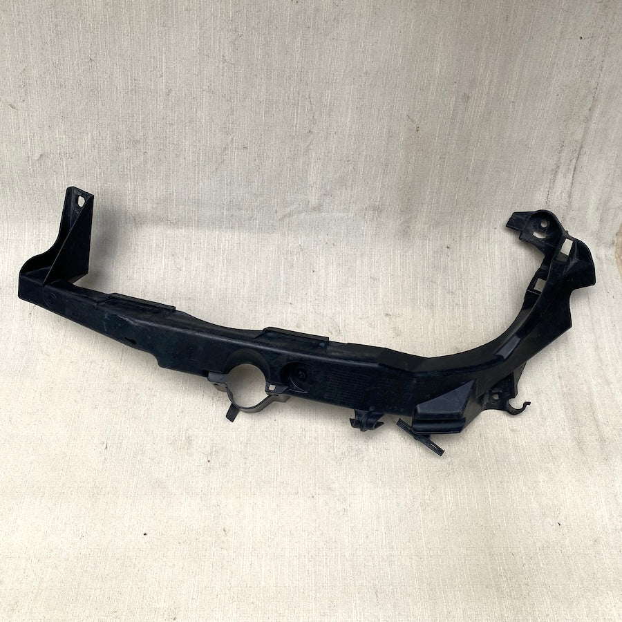 BMW 3 E90 LCI Far Alt Braketi 51647138401