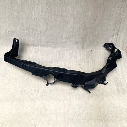 BMW 3 E90 LCI Far Alt Braketi 51647138401