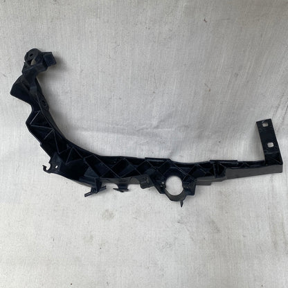BMW 3 E90 LCI Far Alt Braketi 51647138401