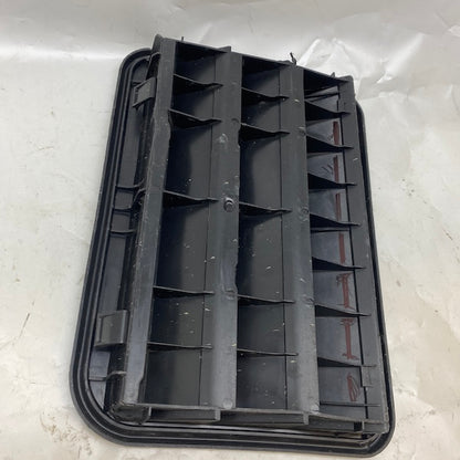 BMW 3 F30 Arka Çamurluk Havalandırma Menfezi 64229284647