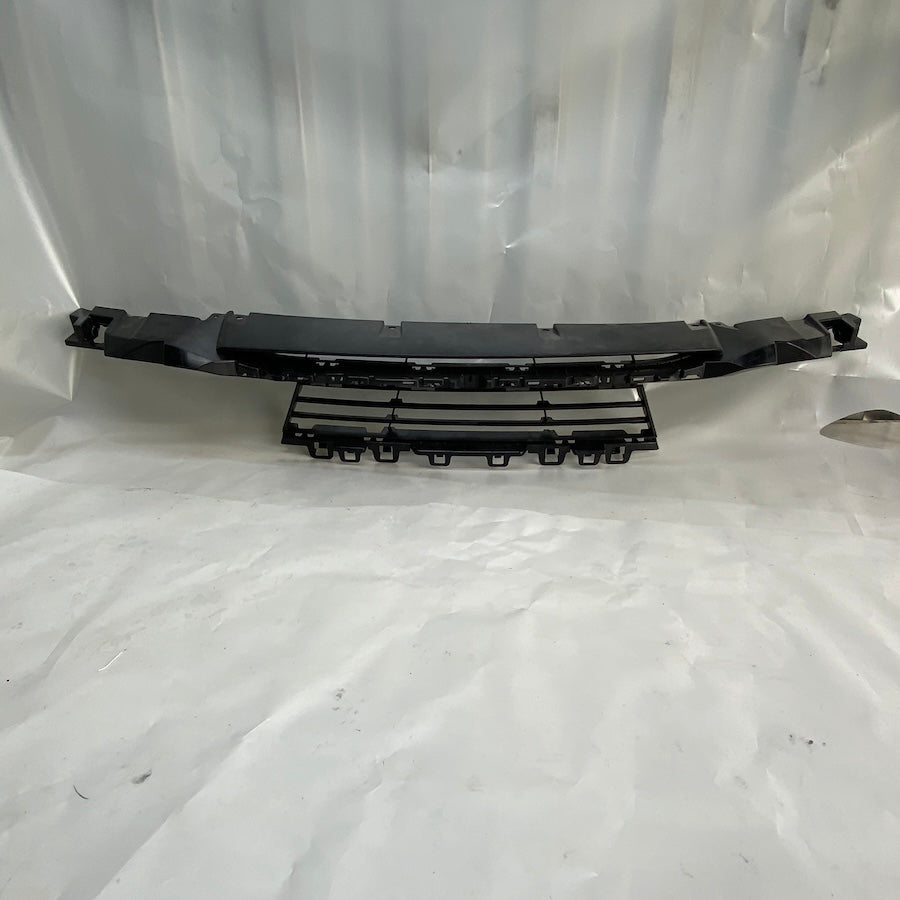 BMW 3 F30 F31 Ön Tampon Orta Izgara 51117386152