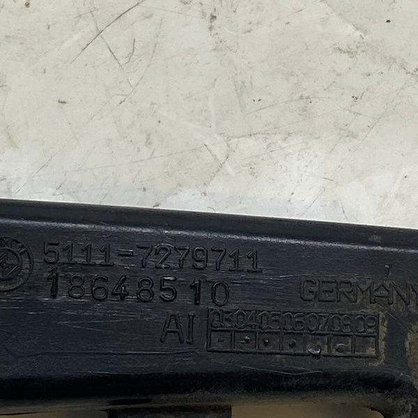 BMW 3 F30 Ön Sol Çamurluk Bağlantı Braketi 5111 En Uygun Oto Parça