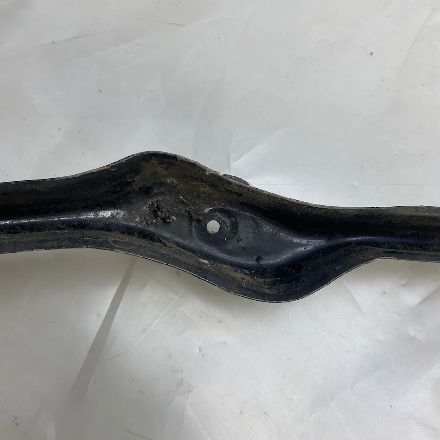BMW F30 tampon alt demiri 51647266325-07 kodlu orijinal parça.