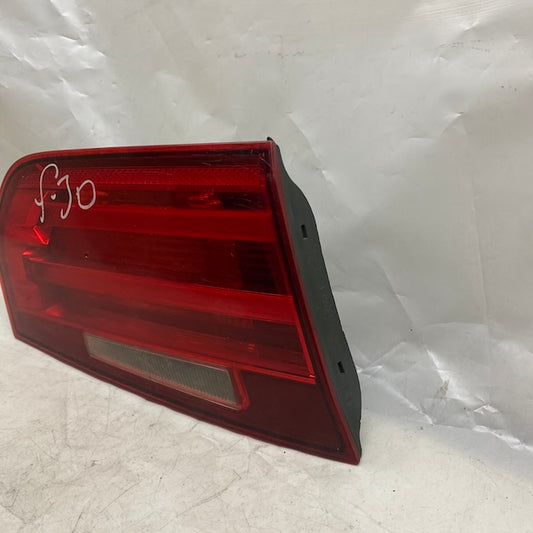 BMW 3 F30/F31 Sol İç Stop 63217259915-10 12-15 En Uygun Oto Parça