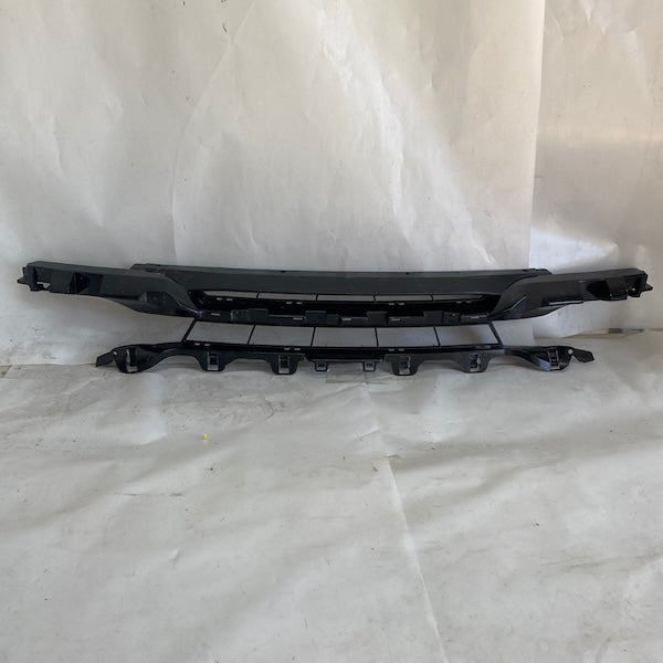 BMW 3 F30/F31 Tampon Orta Izgara 5111-7263478 Orijinal Çıkma En Uygun Oto Parça