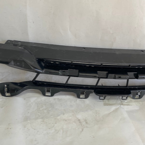 BMW 3 F30/F31 Tampon Orta Izgara 5111-7263478 Orijinal Çıkma En Uygun Oto Parça