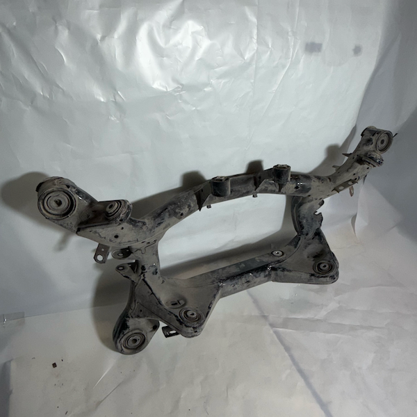 BMW 3 Serisi F30 Arka Travers (Dingil) Orijinal Çıkma En Uygun Oto Parça