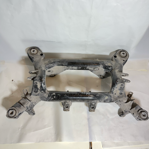 BMW 3 Serisi F30 Arka Travers (Dingil) Orijinal Çıkma En Uygun Oto Parça