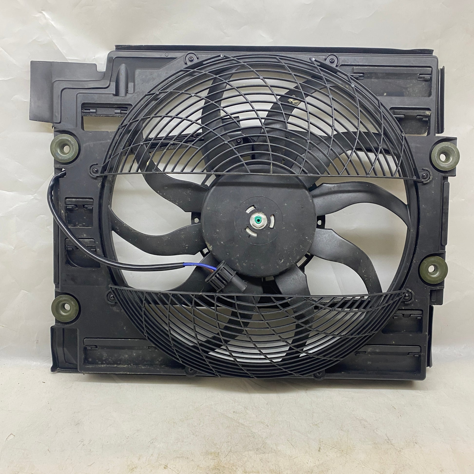 BMW 5 E39 Klima Fan Motoru 8EW351040-11 1996-2004 En Uygun Oto Parça