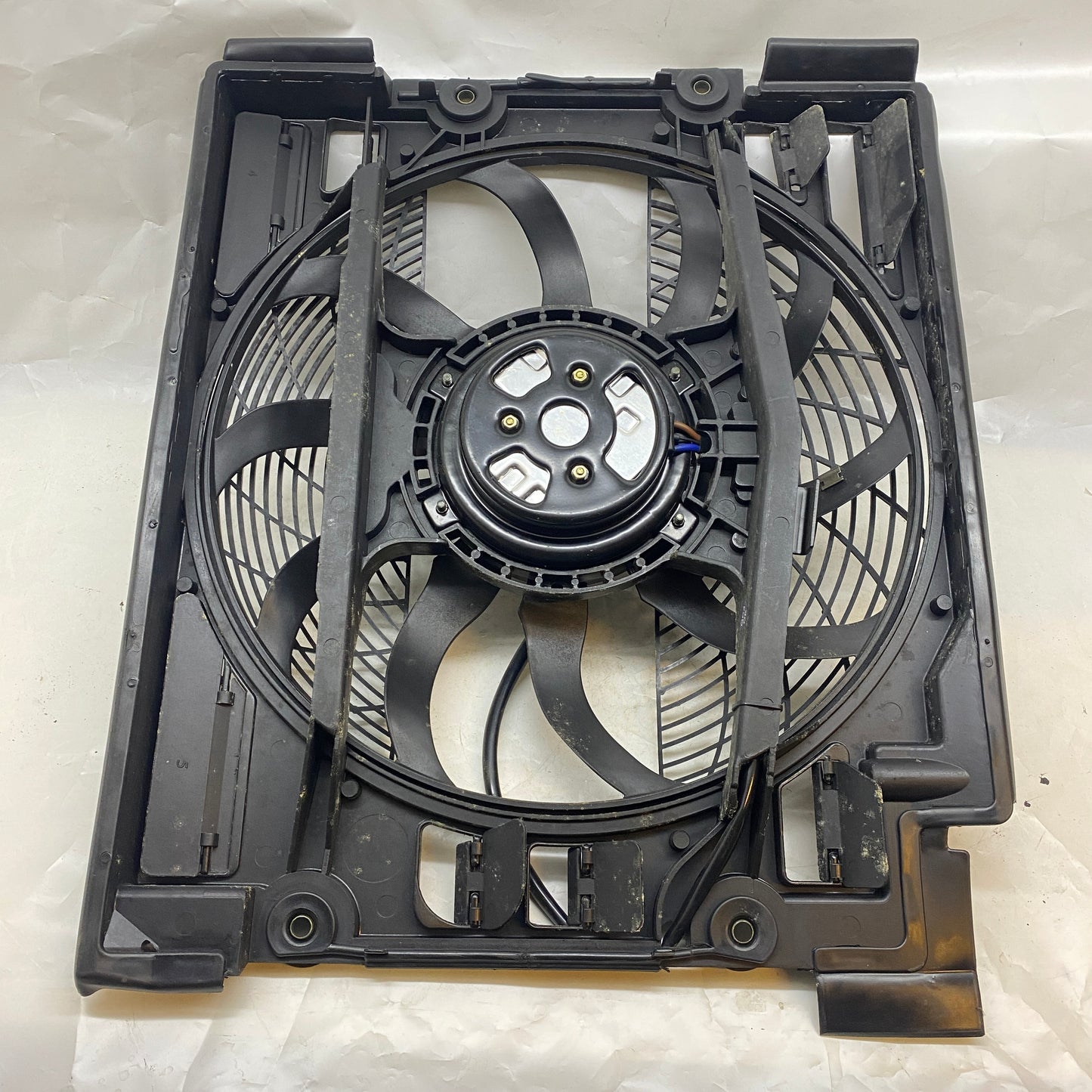 BMW 5 E39 Klima Fan Motoru 8EW351040-11 1996-2004 En Uygun Oto Parça