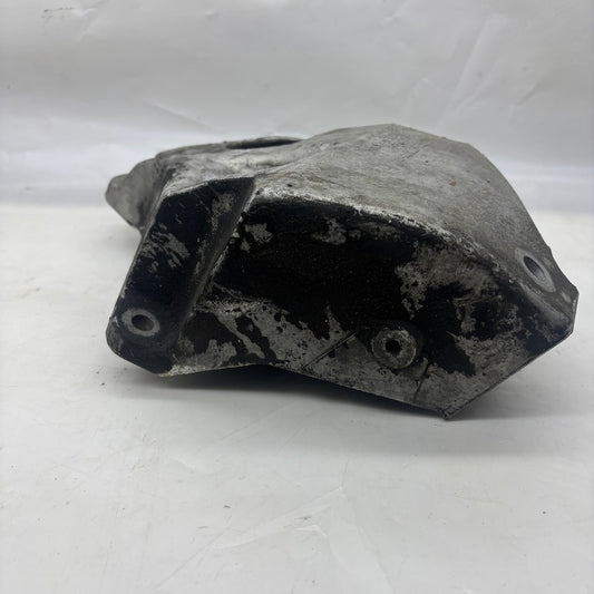 BMW 5 F10 Motor Bağlantı Braketi 2211-6793003-02 - En Uygun Oto Parça
