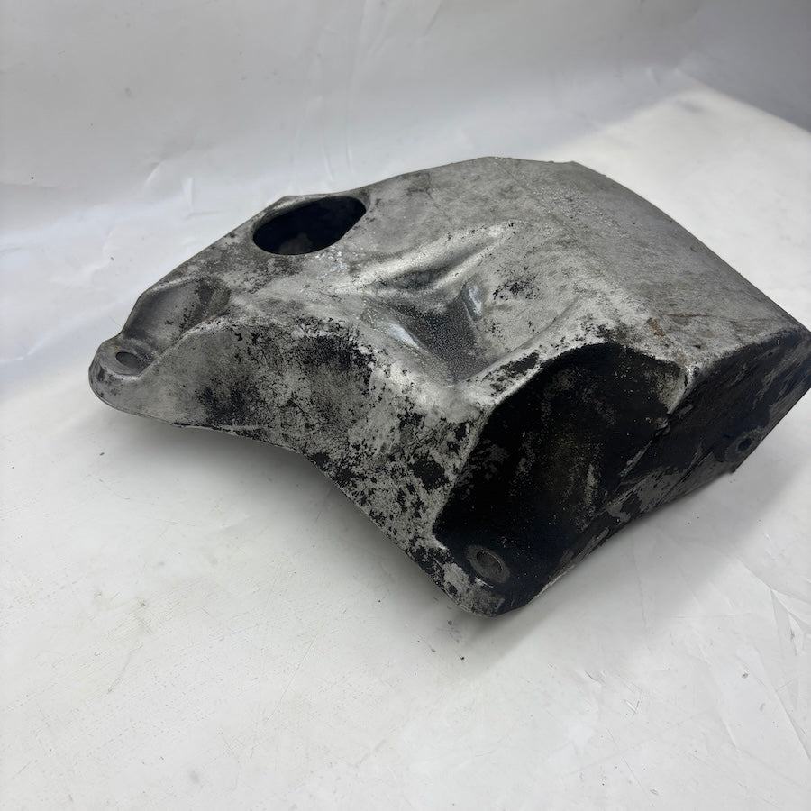 BMW 5 F10 Motor Bağlantı Braketi 2211-6793003-02 - En Uygun Oto Parça