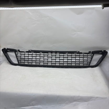 BMW 5 G30 LCI Ön Tampon Orta Izgara 5111 8098663 - En Uygun Oto Parça