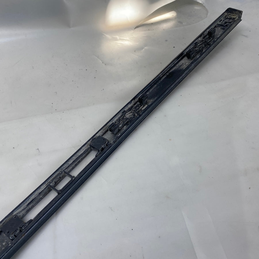 BMW 5 G30 Tavan Oluk Çıtası Sağ 7433742 Orijinal Çıkma 2016-2023