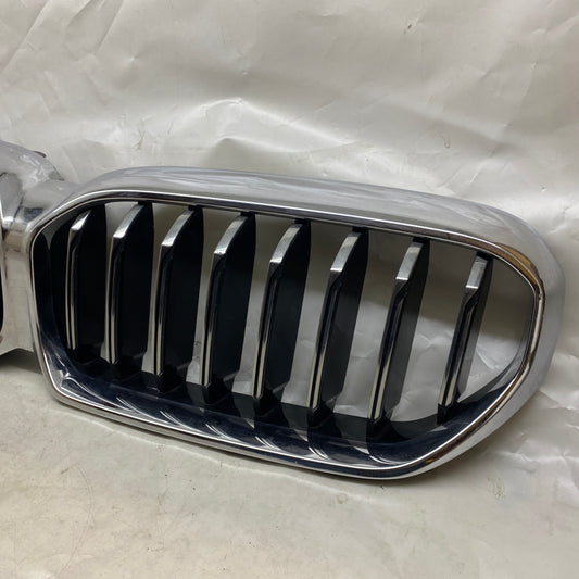 BMW 5 G30/G31 Ön Panjur 5113185178 Orijinal Çıkma En Uygun Oto Parça