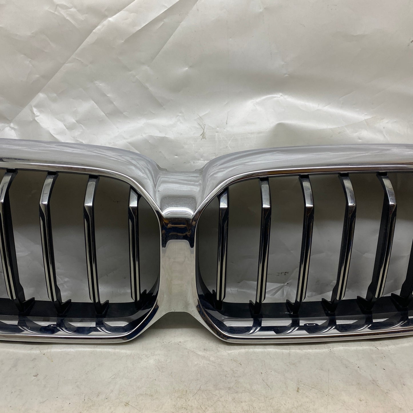 BMW 5 G30/G31 Ön Panjur 5113185178 Orijinal Çıkma En Uygun Oto Parça