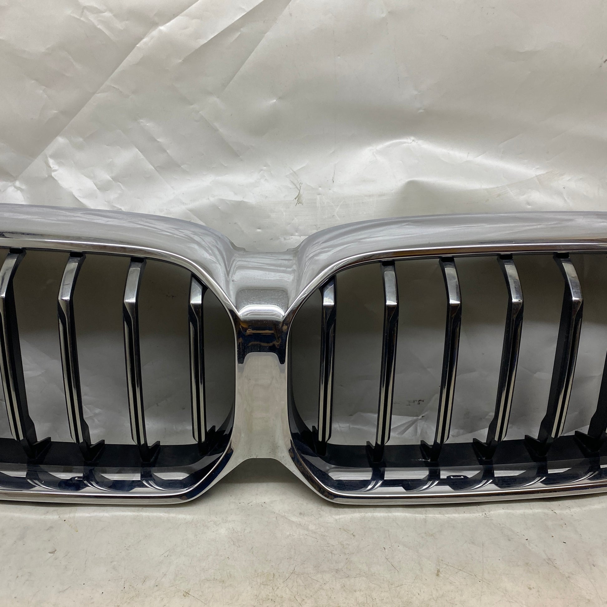 BMW 5 G30/G31 Ön Panjur 5113185178 Orijinal Çıkma En Uygun Oto Parça