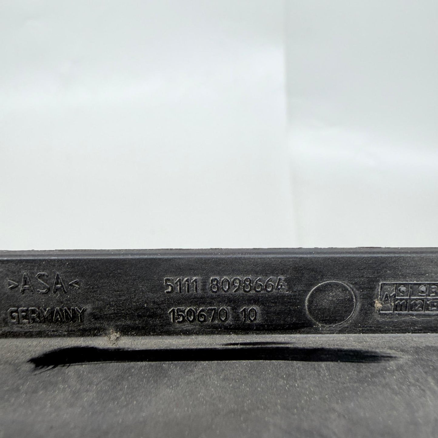 BMW 5 Serisi G30 LCI M Tampon Orta Izgara 51118098664
