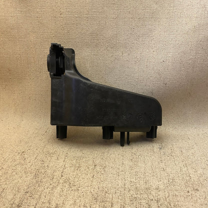 BMW 5 Seri G30 G31 Ön Tampon Braketi 1149051XX