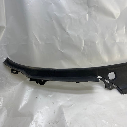 BMW 5 Serisi F07 GT Ön Cam Altı Su Tahliye Paneli 51717199752 Orijinal (2010–2017)