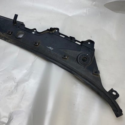 BMW 5 Serisi F07 GT Ön Cam Altı Su Tahliye Paneli 51717199752 Orijinal (2010–2017)