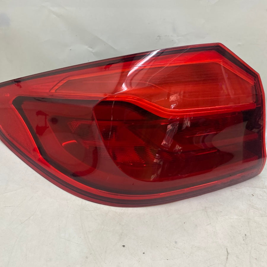BMW 5 Serisi G30 Dış Stop Lambası 6321737464R/6321737463L 17-20