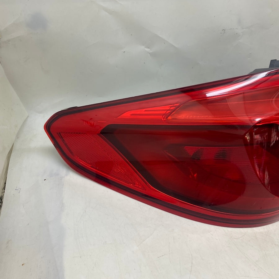 BMW 5 Serisi G30 Dış Stop Lambası 6321737464R/6321737463L 17-20