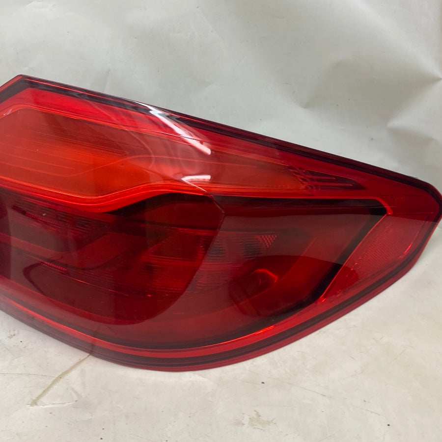 BMW 5 Serisi G30 Dış Stop Lambası 6321737464R/6321737463L 17-20