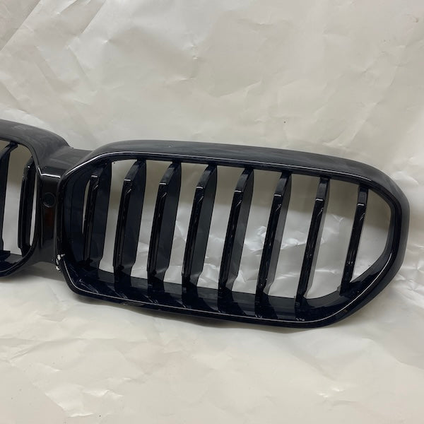BMW 5 Serisi G30 LCI F90 Ön Panjur Kameralı 51129852283