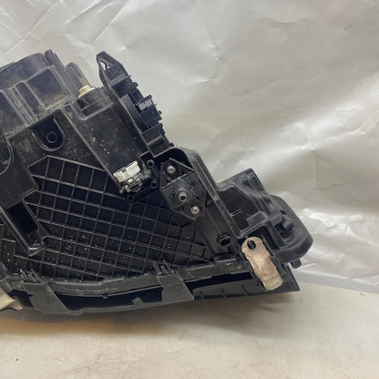 BMW 5 Serisi G30 LCI Sol Far Orijinal 5A388C7-04 En Uygun Oto Parça