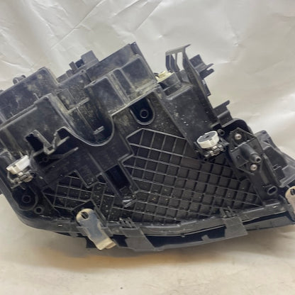 BMW 5 Serisi G30 LCI Sol Far Orijinal 5A388C7-04 En Uygun Oto Parça