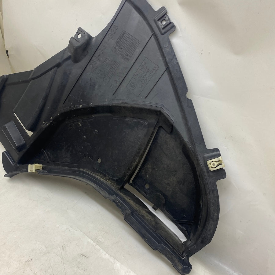 BMW G30 sağ ön plastik iç koruma parçası – 2018-2025 uyumlu