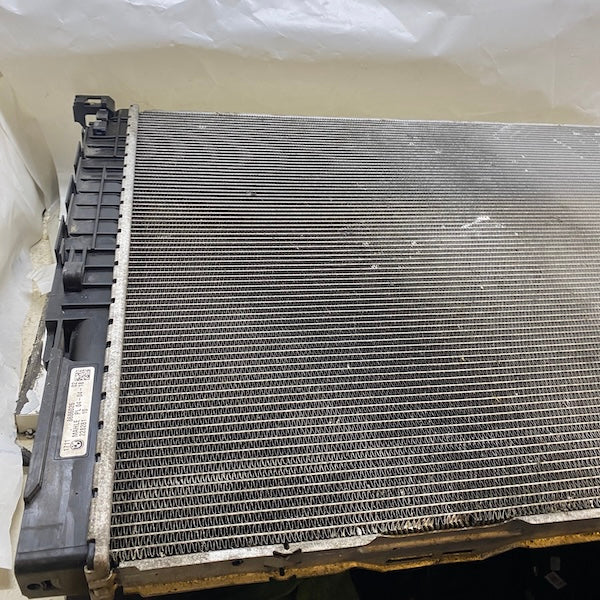 BMW 5/6/7 G30 Su Radyatörü 8686026 Orijinal Çıkma En Uygun Oto Parça