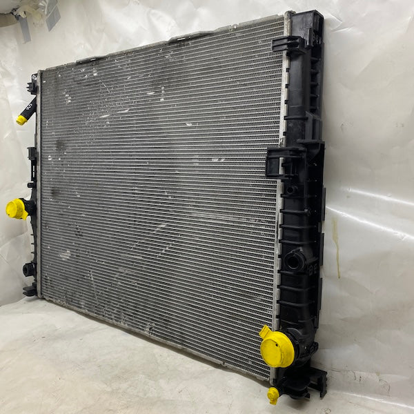 BMW 5/6/7 G30 Su Radyatörü 8686026 Orijinal Çıkma En Uygun Oto Parça