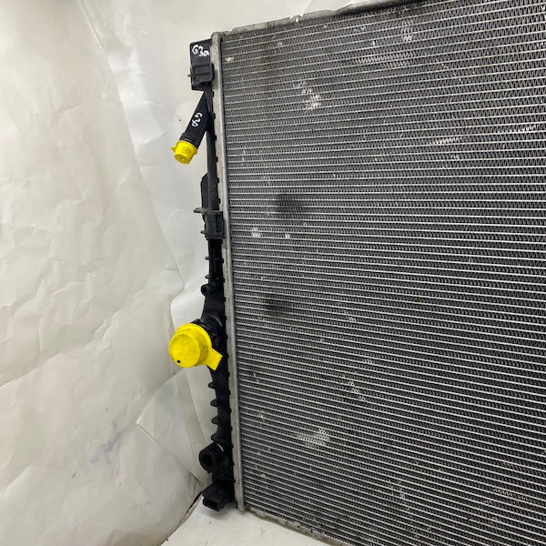 BMW 5/6/7 G30 Su Radyatörü 8686026 Orijinal Çıkma En Uygun Oto Parça