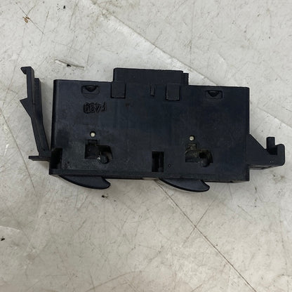 BMW E46 3 Seri Ön Cam Düğmesi 6131-8381512 Orijinal Çıkma