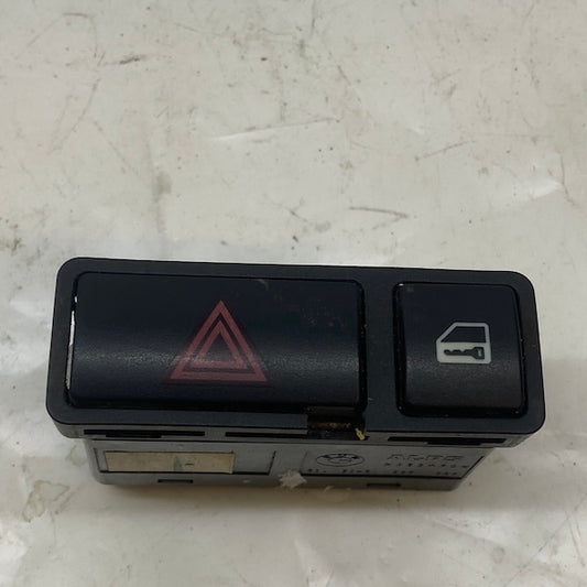 BMW E46 Dörtlü Flaşör Düğmesi 01-06
