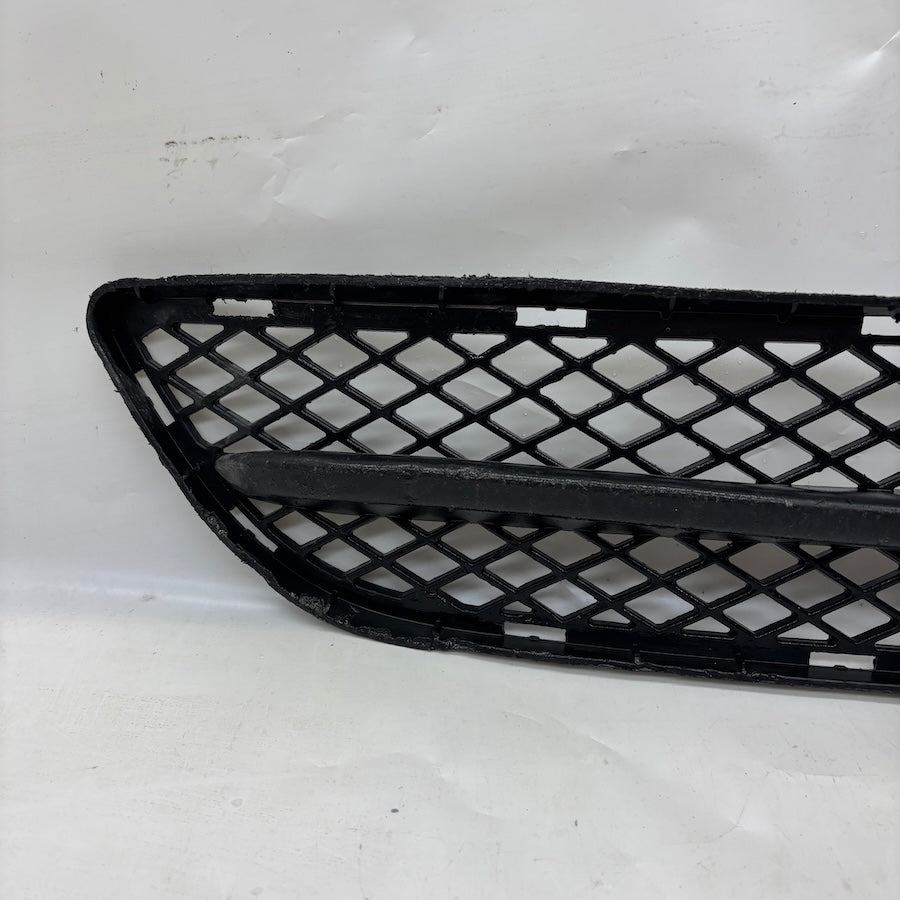 BMW E90 3 Ön Tampon Orta Izgara 5111-7154556 - En Uygun Oto Parça