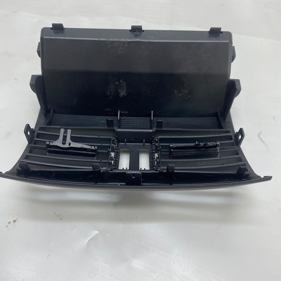 BMW F10 Arka Kalorifer Hava Üfleme Izgarası 6422917167 - En Uygun Oto Parça