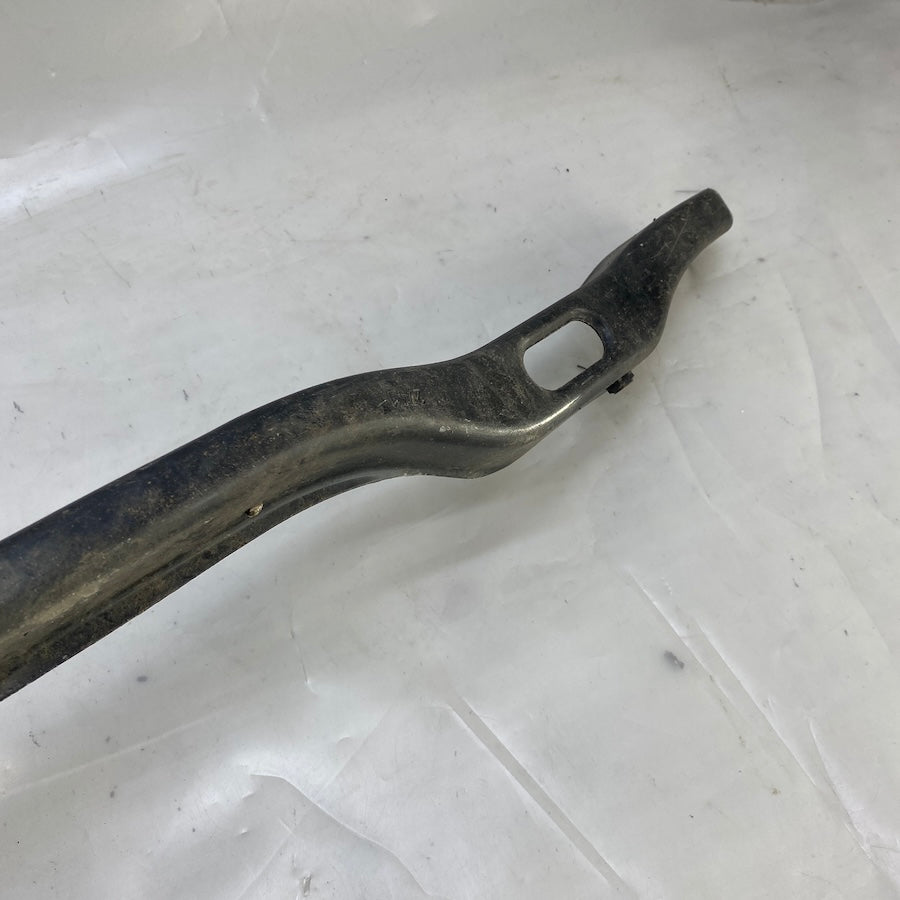 BMW F10 M sport tampon alt destek demiri – 2011-2018 uyumlu çıkma.